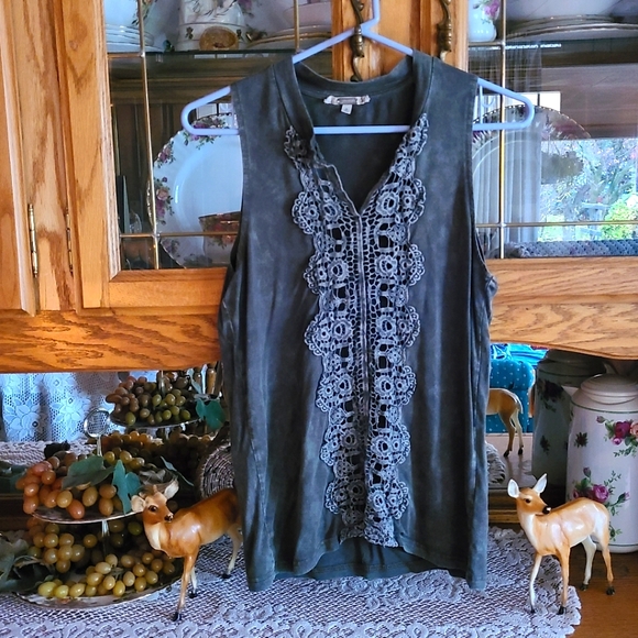 gimmicks by BKE Tops - GIMMICKS BY BKE TANK TOP ~🎊HP🎊